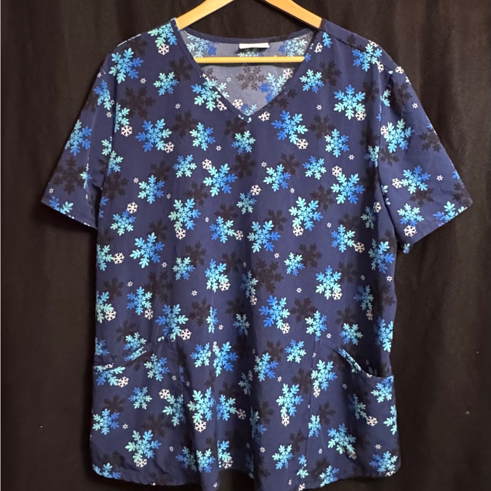 Scrubstar Winter Beautiful Blues Snowflake Women's Scrub Top 2X